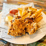 カフェ&ダイニング ヘミングウェイ - チキン＆チップス