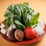 Carefully selected vegetables for sukiyaki