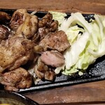 完全個室 海鮮と産地鶏の炭火焼き 鶏菜 - 鶏もも炭火網焼き