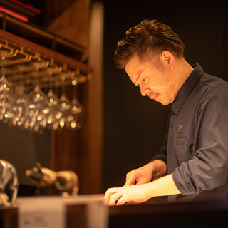 小原久実（オバラヒサミ）－至福の焼肉で肉ラヴァーを魅了