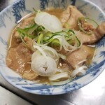 山根商店 - 牛煮込み