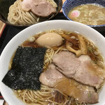 舎鈴 - 豚玉中華そば　つけ麺小盛り　小盛でも麺200グラム