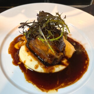 旬の食材や仕入れによって変化するおすすめメニュー