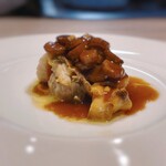 ラヴァンドール - 三重県産ウチムラサキ浅利のロースト 牛蒡と新生姜のソース