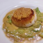 ラヴァンドール - シェフの故郷の帆立貝は立派なもので、普段食べられないレベルの帆立貝でした。