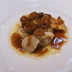 ラヴァンドール - 三重県産ウチムラサキ浅利のロースト 牛蒡と新生姜のソース