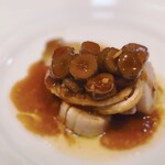 ラヴァンドール - バターと粒マスタードローストされて、少し甘めの牛蒡と新生姜のソースか美味しかったです。