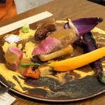 竜吟虎嘯 - 松阪牛みすじステーキ（￥5390）。かなり強気の価格設定だが、確かに肉は良質と思える