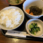 Tabegoro teishoku senmonten - ■ ごはん■ 漬物
                        ご飯はふっくらしてて、満足の美味しさ！