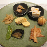 ステーキ鉄板焼 しゅうえ - おばんざい8種盛り