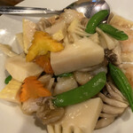 中華菜 高福 - 筍，エビエンドウの炒め物