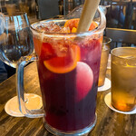 Yonchome Cafe - 【2022年05月】自家製サングリア（ピッチャー）＠2,000円(込)、提供時。