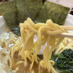 Mendokoro Haikara - ちょい扁平な短めの麺