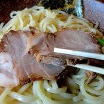 はぐるま - チャーシュはつけだれに入れて少し温めて食べるのが好きです