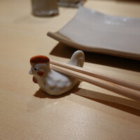 地葉 栄 - 箸置きも鶏♪