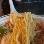 Sapporo Ramen Genten - 西山製麺の中太縮れ麺