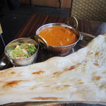 オーガニックスパイスハウス - ﾁｷﾝとﾏｯｼｭﾙｰﾑ＆ﾅﾝ 680円