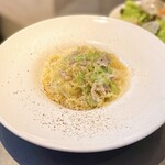 イル フューメ - 自家製パンチェッタと空豆のカチョエペペ ペコリーノロマーノ風味