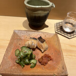 鮨 さいとう - 時鮭　きゅうり　梅干し