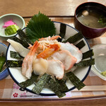菊一 - カニ海鮮丼 1150円。