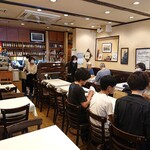 Resutoran Katsura - レストラン 桂 ＠三越前 店内 密を避けて早めの時間のランチ訪問