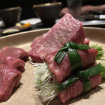 北海道焼肉 北うし - ・3週間熟成知床和牛ハラミ
      ・3週間熟成知床和牛タンのタン元の厚切り
      ・ネギ巻き