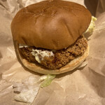 トリキバーガー 渋谷井の頭通り店 - トリキバーガーは国産チキンがドーンとボリューム満点