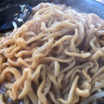 ラーメン二郎 - デフォでもワシッと美味しい麺。