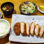 キッチン美味小家 - 料理写真:高座豚ロース