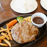 ハンバーグ・ステーキ宮崎亭 - 宮崎亭和牛ハンバーグ（220g）