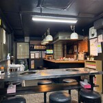 ながいき屋 - 店内テーブル席