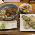 手打ちうどん 上を向いて - 