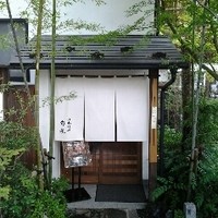 旬花 - 旬花の入口です。ぱてぃお大門の一番奥の三階建ての楼閣です。