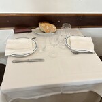 Trattoria del Pescatore - 二人用のテーブル