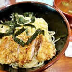 万世麺店 - ざる排骨麺（麺少なめ）
