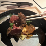 きたん 韻 - 4.シチュー
      和牛の牛テールをじっくり煮込んだシチュー。口の中でトロけるブリスケをリフトアップ！