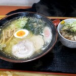 青竹手打ラーメンむらいち - 塩ラーメン大盛り(1・6玉無料！)＆ミニチャーシュー丼(450￥ちと高い！)