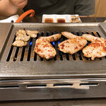 鶏の焼肉 ピリ辛鶏 - 