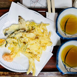 富田屋 - イワシ天(油)・玉ネギ(油)