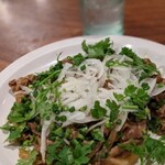 キャラヴァンサライ包 - 店内に移動してラムのからし炒めゲット♡