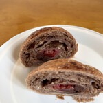 Noufu パンとおやつとスープ - ルビールバーブとショコラクロワッサン