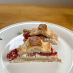 Noufu パンとおやつとスープ - 苺とエルダーフラワーのクロワッサン