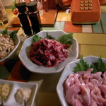 さつま料理や チンガラ - 地鶏の刺身など（地鶏まつりのイベント時）