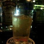 ホワイトラベル - 金曜日とはいえこんなに混んでるのは初めてだな。