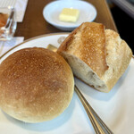 資生堂パーラー - ミートコロッケに付くパン