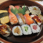 Sushi Fujita - にぎり　一人半　　　　　　１０００円