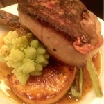 Les deux - フォアグラのロースト、ロマネスク、かぶ、ブロッコリー、蓮根などを添えて(小鳩の付け合わせ)