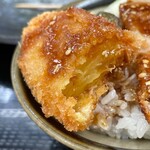 とんかつ 栄ちゃん - パイナップルフライにソースは不要だった。美味しかったけどね。