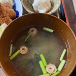 猫丸食堂 - ★お味噌汁　お汁少し残しちゃってすみません。