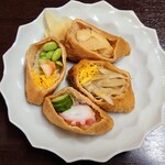 いなり家こんこん - 令和4年5月
            いなり定食 800円
            いなり寿司4個＋冷たいうどん＋小鉢＋おでん＋食後のコーヒー